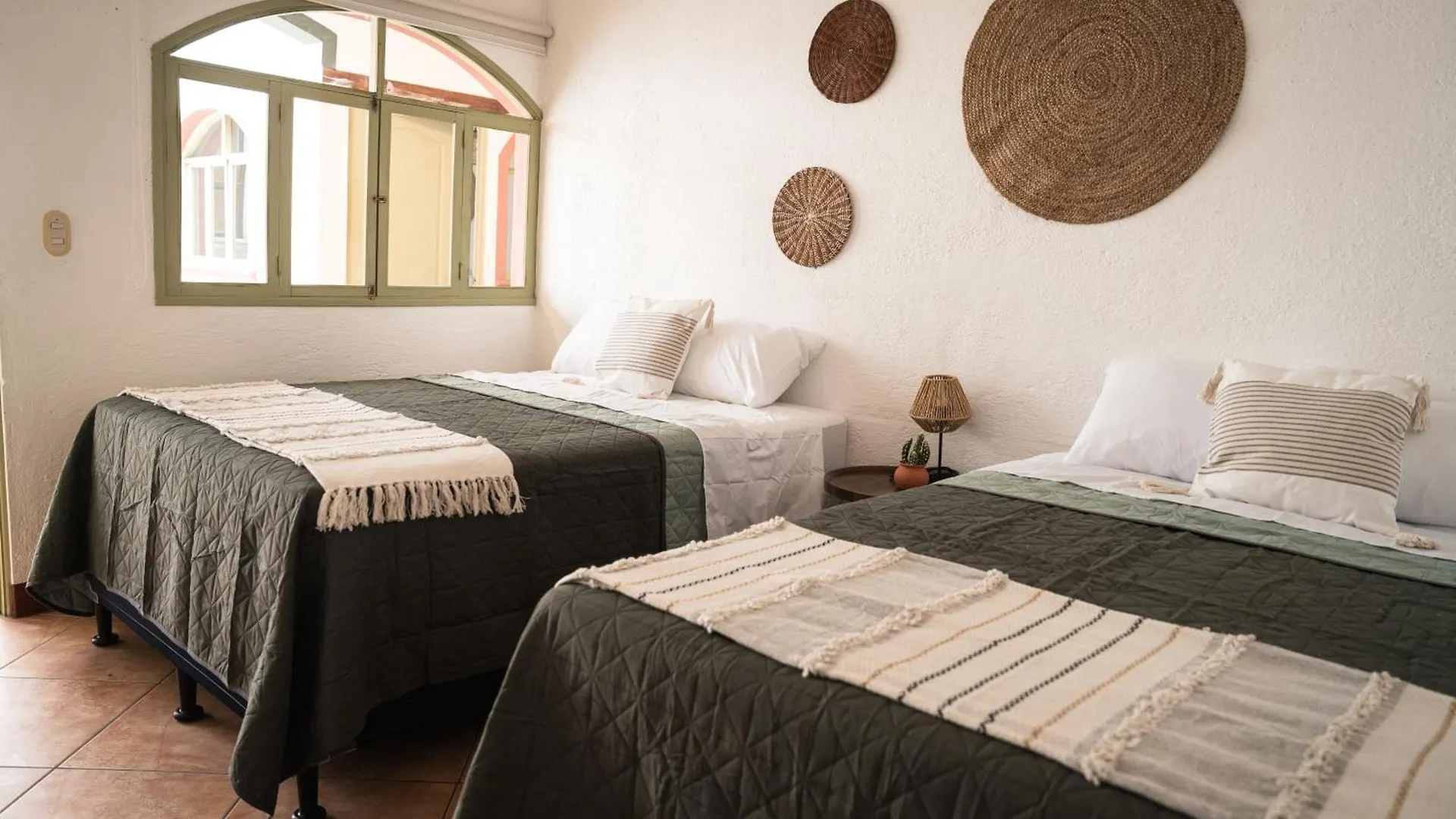 Central Hostel Pondicherry Antigua